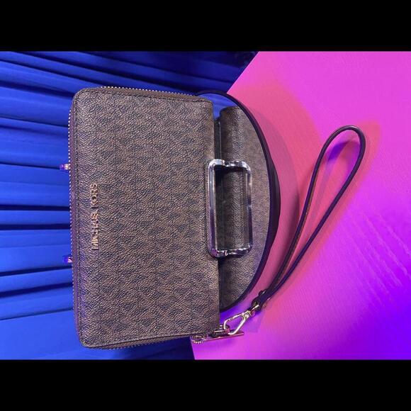 MICHAEL KORS Jet Set Travel Leather Wristlet, NWOT - Picture 1 of 13